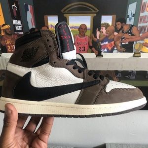 Travis Scott Jordan 1